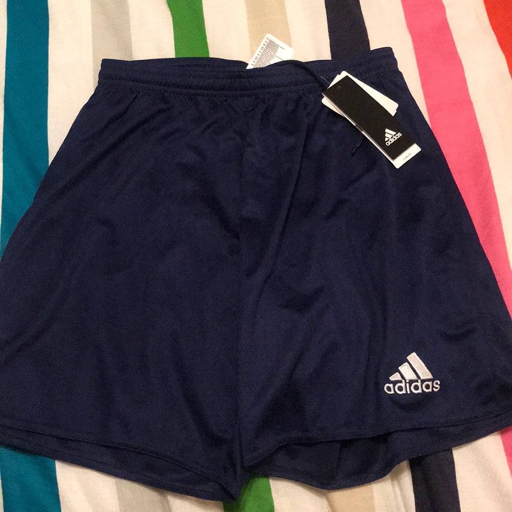 Lie adidas shorts